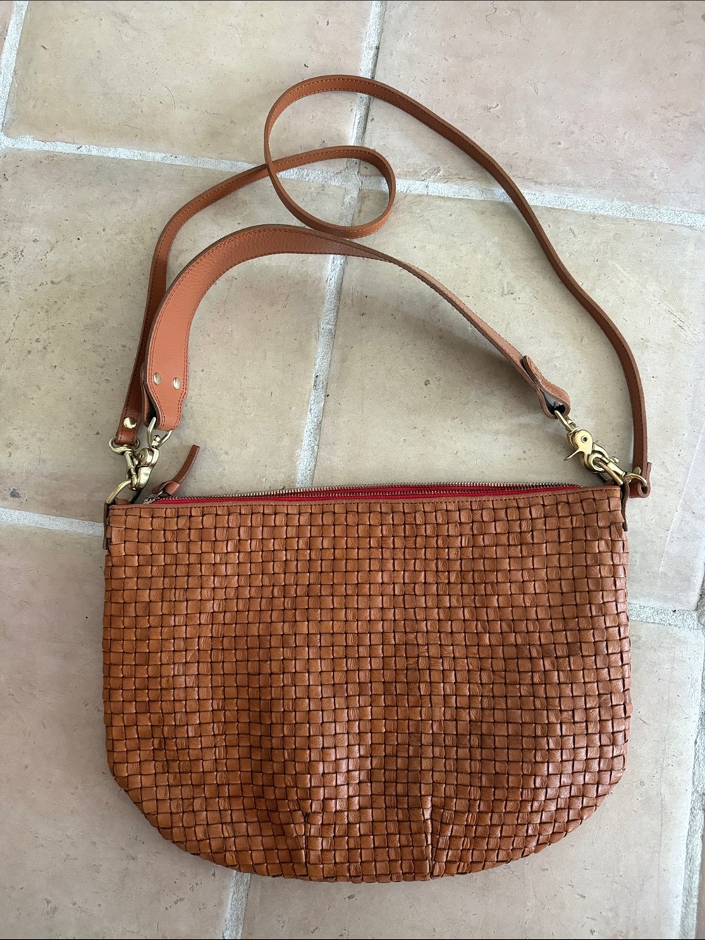 Clare V Woven Leather Moyen Messenger Crossbody Bag in Natural - Picture 3 of 3